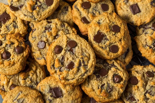Hausgemachte Tahini Chocolate Chip Cookies Mit Meersalz — Stockfoto
