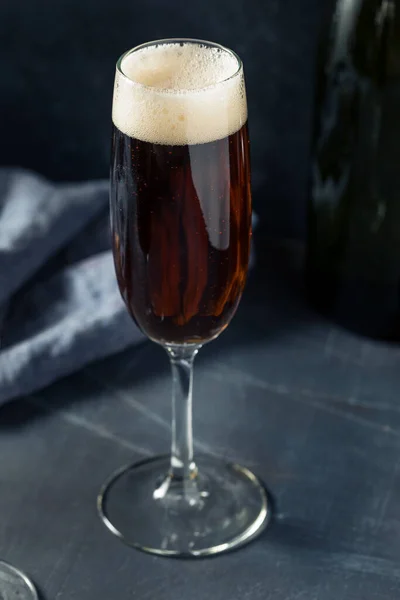 Verfrissende Cold Black Velvet Cocktail Met Stout Champagne — Stockfoto