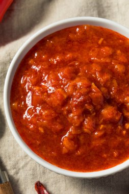 Ev yapımı Red Harissa Yapıştırıcısı