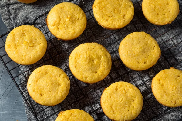 Muffins Milho Amarelo Caseiro Prontos Para Comer — Fotografia de Stock