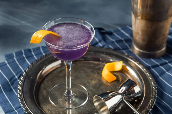 Kallt Uppfriskande Vatten Lily Cocktail Med Triple Sec Och Creme — Stockfoto