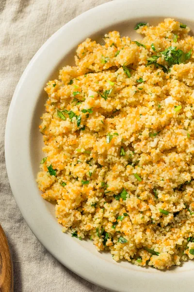 Hemlagat Hälsosamt Smör Och Ört Couscous Med Citron — Stockfoto