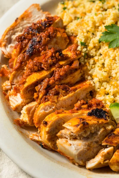 Pollo Casero Harissa Con Cuscús Pepino — Foto de Stock