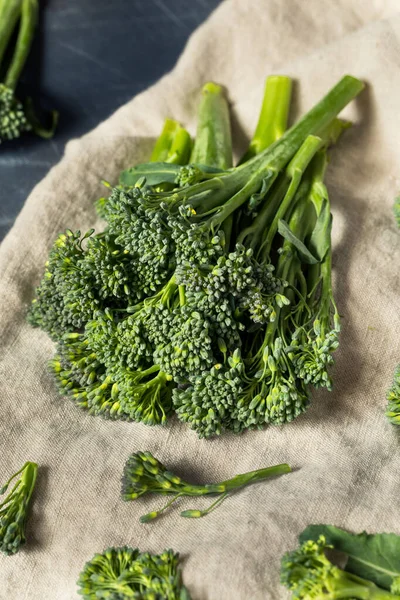 Çiğ Organik Brokoli Taze Sebze Pişirmeye Hazır — Stok fotoğraf