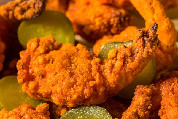 Homemade Nashville Hot Fried Shrimp Fries Pickles — Stock Photo, Image