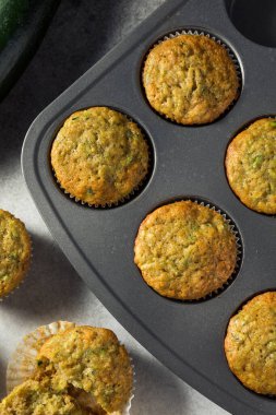 Ev yapımı tatlı kabaklı çörekler yemeye hazır.