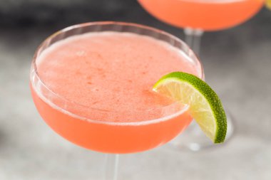 Soğuk Serinletici Tekila Siesta Greyfurt ve Limonlu Kokteyl