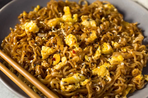 Homemand Trendy Instant Ramen Macarrão Agitar Fritar Com Ovos Molho — Fotografia de Stock