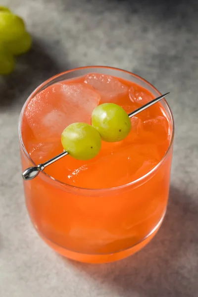 Boozy Refreshing Grape Enzoni Cocktail Gin Lemon — Stock Photo, Image