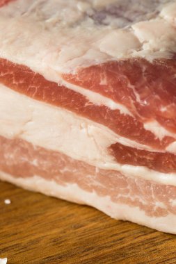 Çiğ Kırmızı Organik Domuz Göbeği Pişmeye Hazır