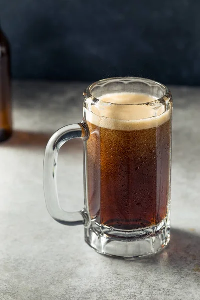 Refrigerante Cerveja Raiz Refrescante Frio Copo — Fotografia de Stock
