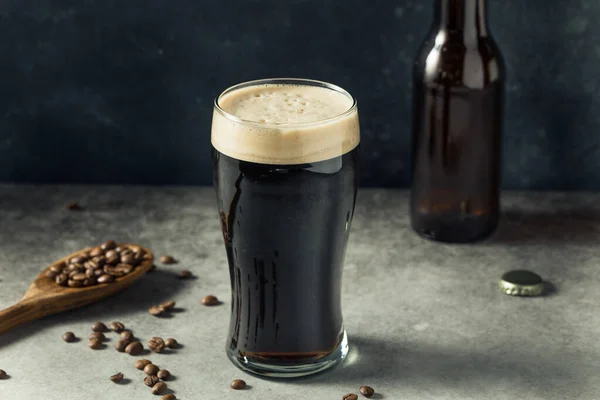 Boozy Refreshing Coffee Stout Beer Pint Glass — Stock Photo, Image