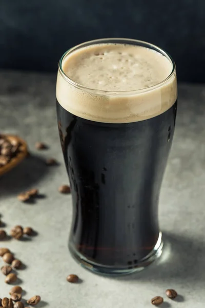 Dronken Verfrissende Koffie Stout Bier Een Pint Glas — Stockfoto