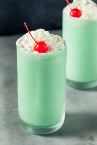 Caseiro Patricks Hortelã Milkshake Com Chantilly — Fotografia de Stock