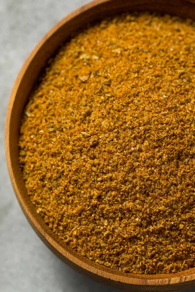 Paprika tuzu ve biberli organik kajun baharatı.