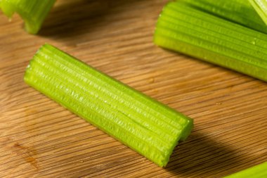 Çiğ Yeşil Organik Kereviz Takipçileri