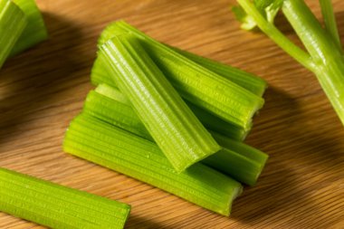 Çiğ Yeşil Organik Kereviz Takipçileri