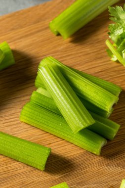 Çiğ Yeşil Organik Kereviz Takipçileri