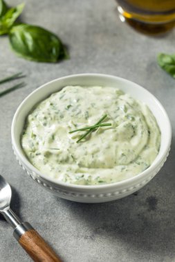 Fesleğen ve soğanlı ev yapımı Savory Herby Mayonezi
