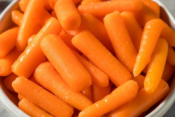 Raw Orange Organic Baby Carrots Bowl — Stock Photo, Image