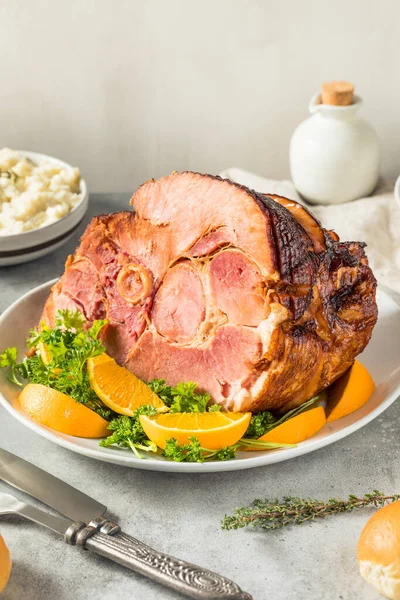 Zelfgemaakt Pasen Ham Diner Met Pototoes Bonen Erwten — Stockfoto