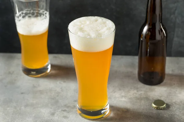 Холодное Освежение Пива Высоких Стаканах — стоковое фото