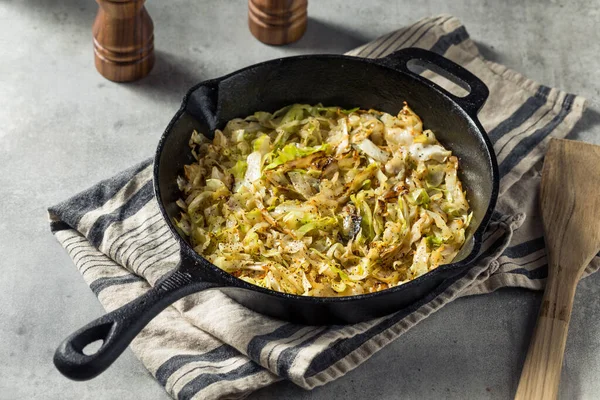 Homemade Irish Sauteed Cabbage Salt Pepper — Stock Photo, Image