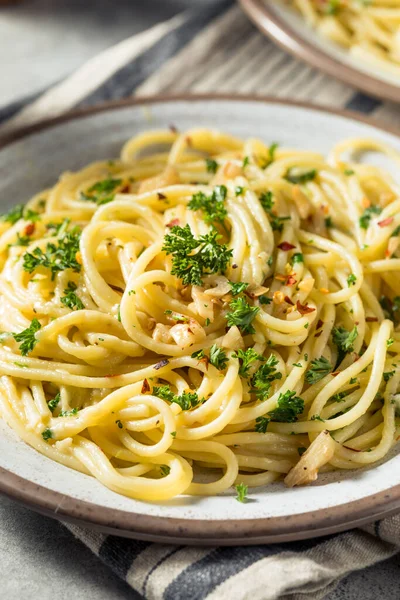 Hemlagad Italiensk Spaghetti Algio Olio Med Vitlök Och Parmesan — Stockfoto