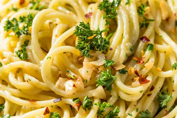 Hemlagad Italiensk Spaghetti Algio Olio Med Vitlök Och Parmesan — Stockfoto