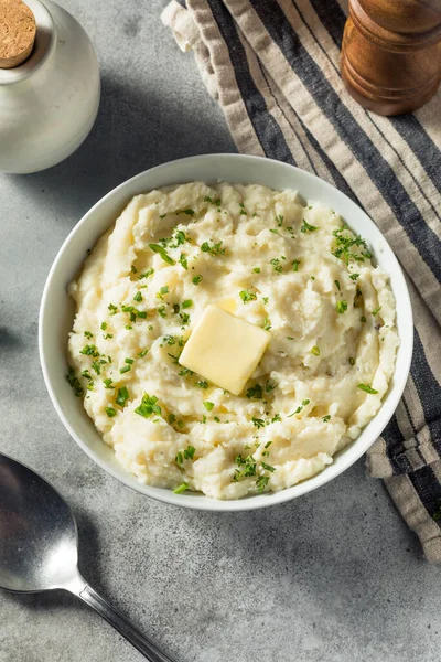 Batatas Trituradas Cremosas Caseiras Com Manteiga Salsa — Fotografia de Stock