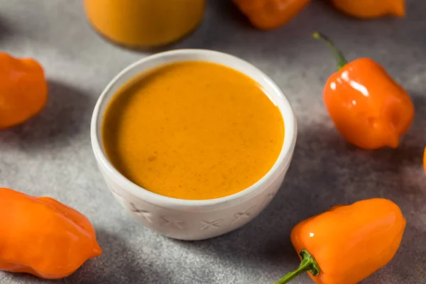 Yapımı Organik Habanero Şişede Acı Sos — Stok fotoğraf