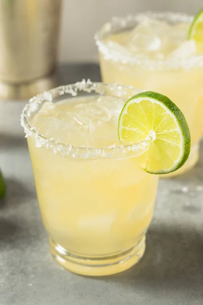 Alkohol Orzeźwiający Klasyczny Koktajl Margarita Solą Limonką — Zdjęcie stockowe