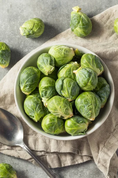 Rohe Grüne Bio Rosenkohl Rosenkohl Kochfertig — Stockfoto