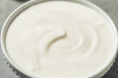 Ev yapımı kremalı Meksika kreması Bir kâseye batır