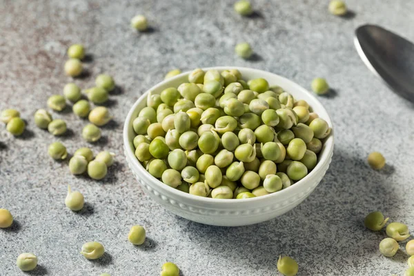 Raw Green Organic Alaskan Peas Bowl — Foto Stock