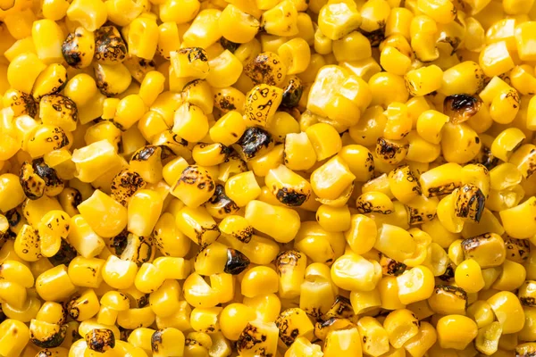 Ev yapımı kavrulmuş mısır gevrekleri kasede