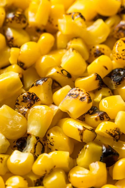 Ev yapımı kavrulmuş mısır gevrekleri kasede