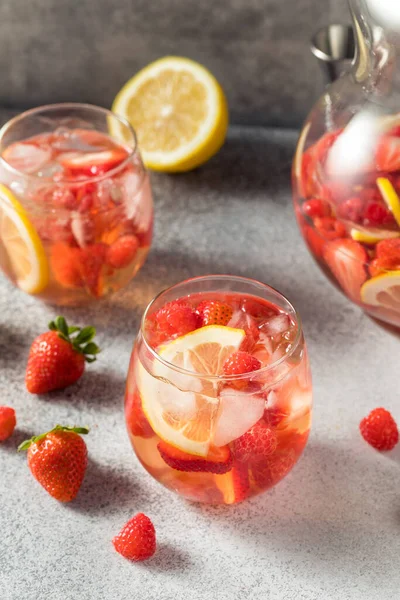 Boozy Refreshing Rose Wine Sangria Lemon Berries — Foto de Stock