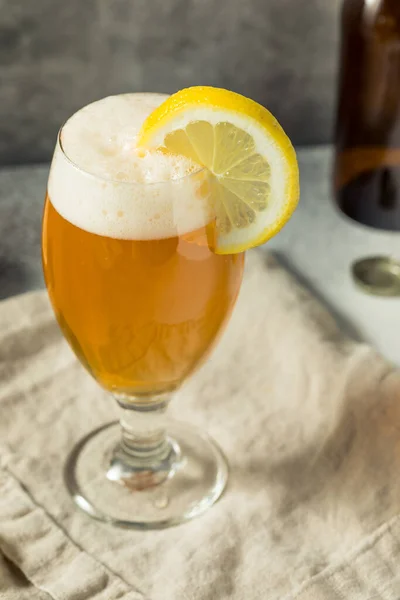 Boozy Refreshing Beer Shandy Cocktail Lemon Garnish — ストック写真