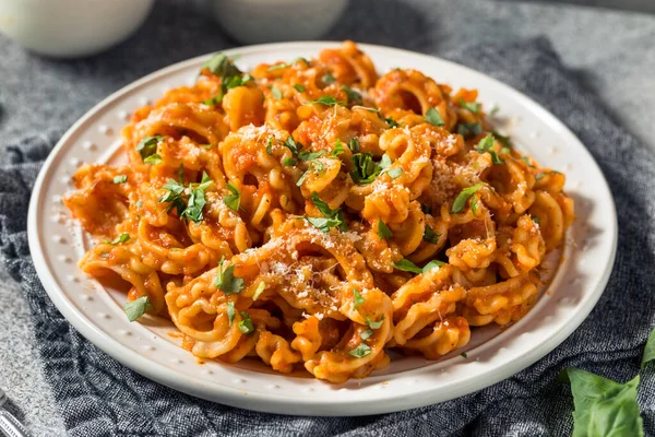 Homemade Italian Cascatelli Pasta Tomato Sauce Basil — Stock Photo, Image