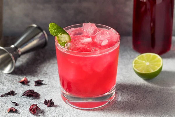Boozy Cold Gin Hibiscus Sour Cocktail Glass Lime — 스톡 사진