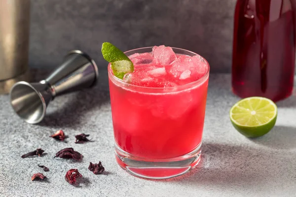 Boozy Cold Gin Hibiscus Sour Cocktail Glass Lime — Fotografia de Stock