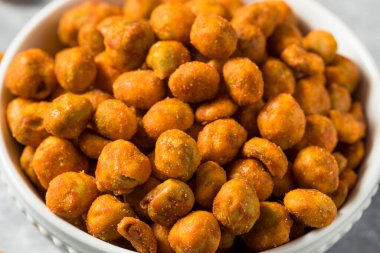 Kavanozda Baharatlı Sriracha Bezelyeleri