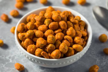 Kavanozda Baharatlı Sriracha Bezelyeleri