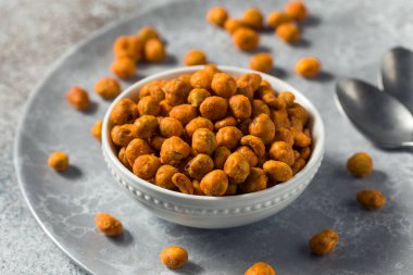 Kavanozda Baharatlı Sriracha Bezelyeleri