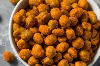 Kavanozda Baharatlı Sriracha Bezelyeleri