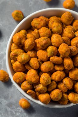 Kavanozda Baharatlı Sriracha Bezelyeleri