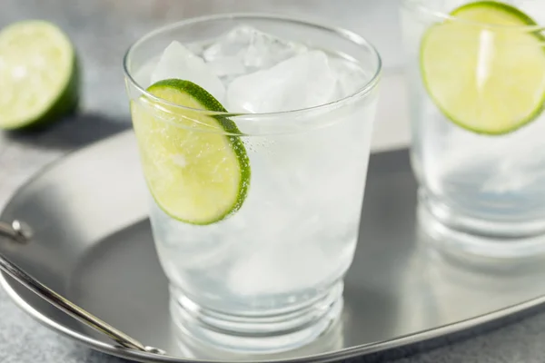 Cold Refreshing Sparkling Lime Water Ready Drink — Foto Stock