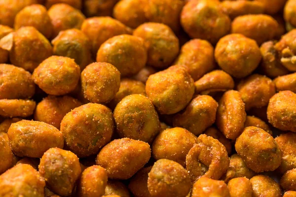 Kavanozda Baharatlı Sriracha Bezelyeleri