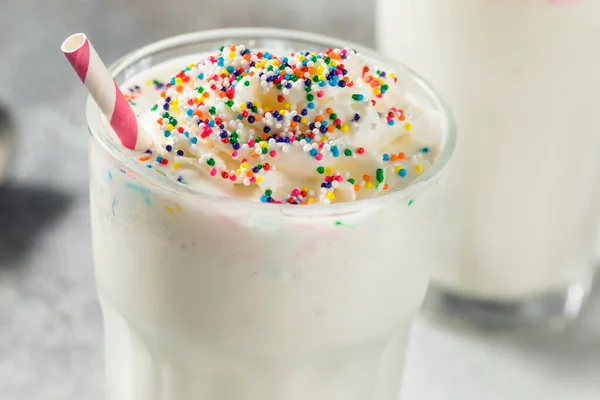 Batido Leche Vainilla Dulce Fría Con Crema Batida — Foto de Stock